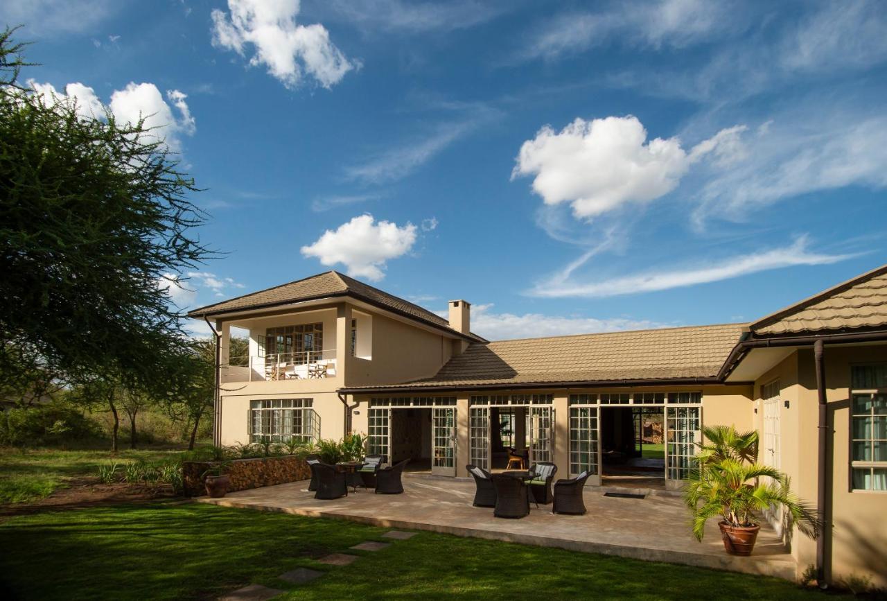The Safari House Hotel Usa River Exterior photo